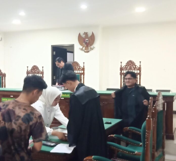 Bacakan Pledoi Pribadi