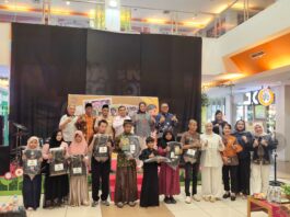 Puluhan Anak Panti Berbahagia Ikuti Acara “Sehari Penuh Keceriaan” di Mega Mall Puluhan Anak Panti Asuhan