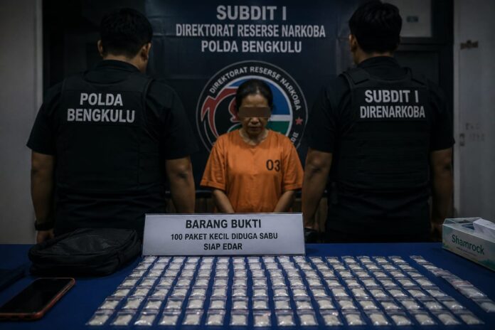 Perempuan Setengah Abad