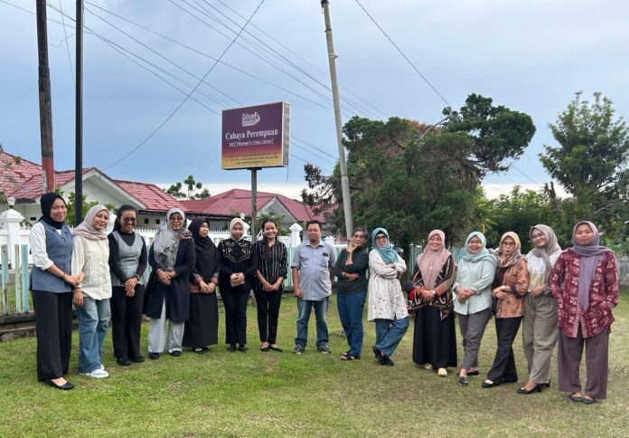 Laporan Tahunan Cahaya