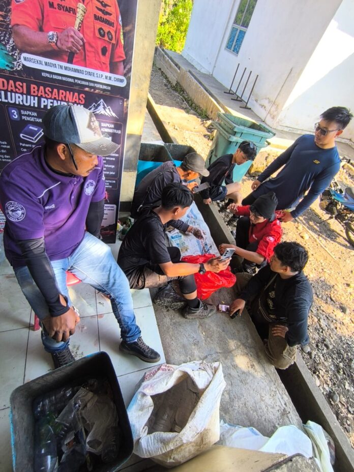 Naik Gunung Kaba