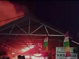 Kantor Lurah Sumur Meleleh Terbakar Kantor Lurah Sumur Meleleh