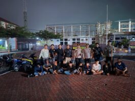 Diduga Anggota Kelompok Gangster, 10 remaja di Rejang Lebong diamankan polisi beserta beberapa senjata tajam.