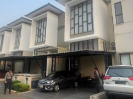 Giliran Rumah Direktur