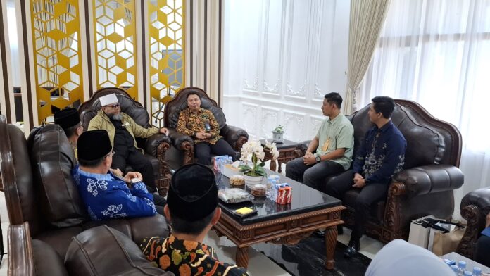 Gubernur Helmi Hasan Dorong