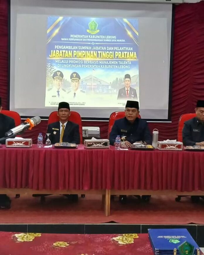Bupati Azhari Lantik 17