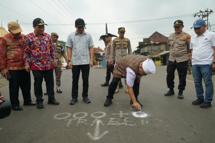 Gubernur Helmi Hasan