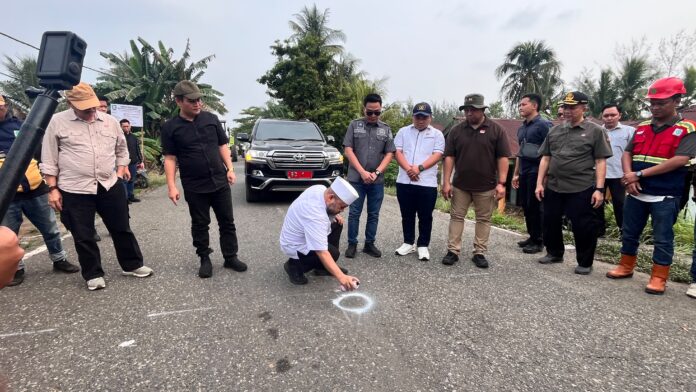 Gubernur Bengkulu Bangun